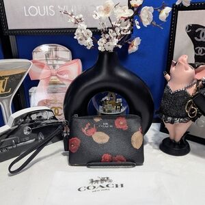 Coach Black Leather Poppy Wristlet with Dust Bag - NEW🔥